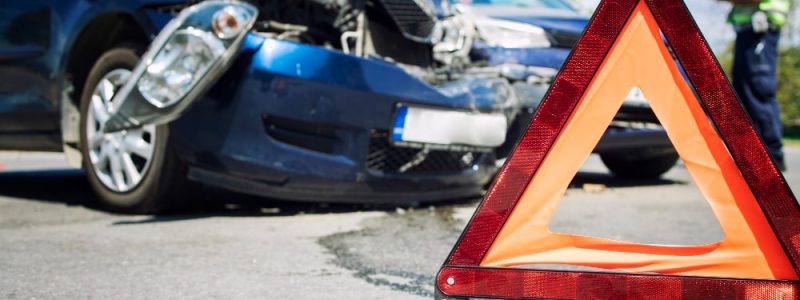 road-accident-with-smashed-cars road-accident-with-smashed-cars